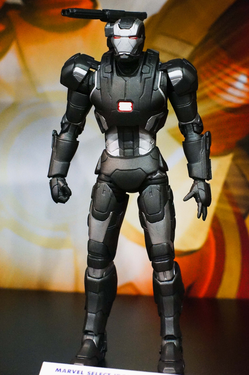 Illustration for article titled Robot George Washington, Dirty Schwarzeneggers and KHAAAAAAN: Toy Fair 2013, Day 2